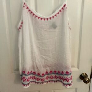 Torrid embroidered tank sz.3